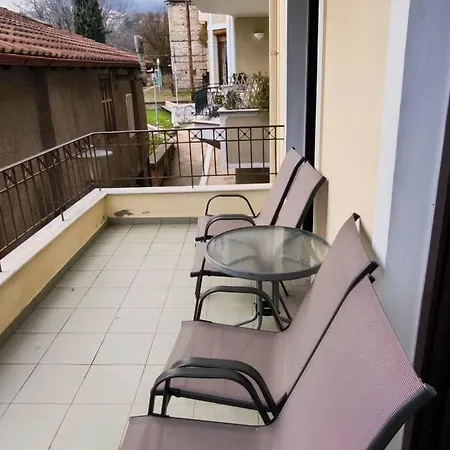 παραποτάμια νάουσα Appartement *